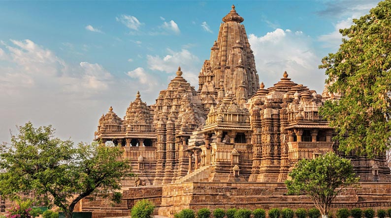 golden-triangle-tour-with-khajuraho-varanasi