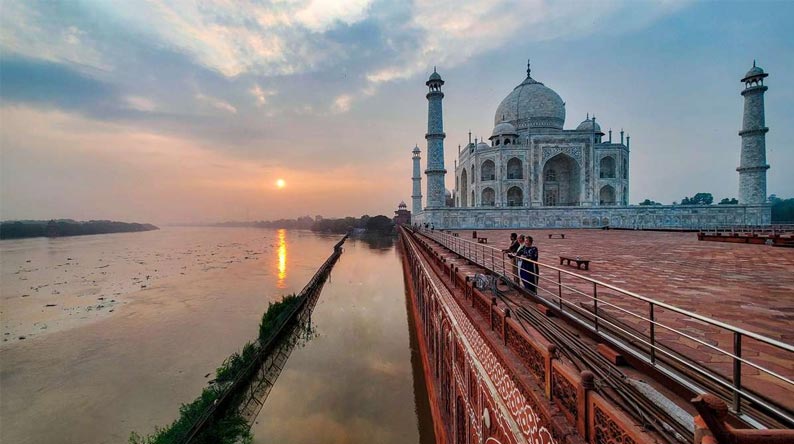 taj-mahal-sunrise-tour-from-delhi