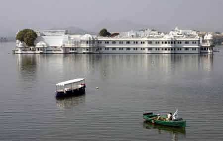 golden-triangle-tour-with-udaipur-small